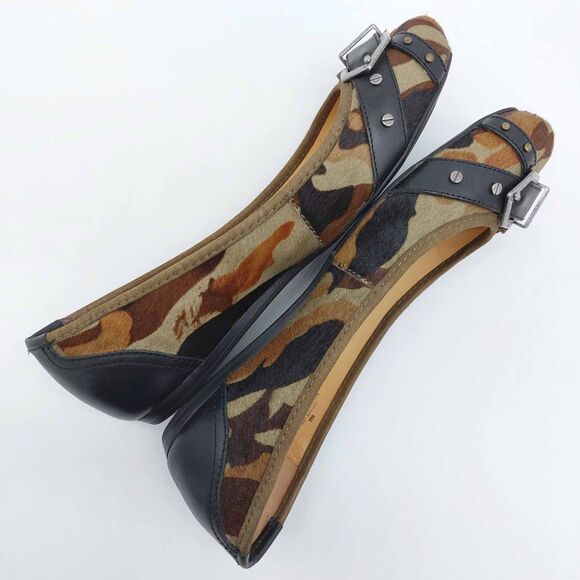 Gianni Bini Camo Haircalf Ballet Flats Women’s Sz 8M Leather Upper Buckle Studs - Picture 8 of 11
